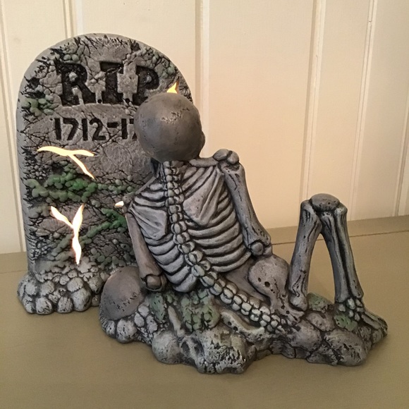 HALLOWEEN LIGHTED CERAMIC SKELETON - Picture 9 of 12